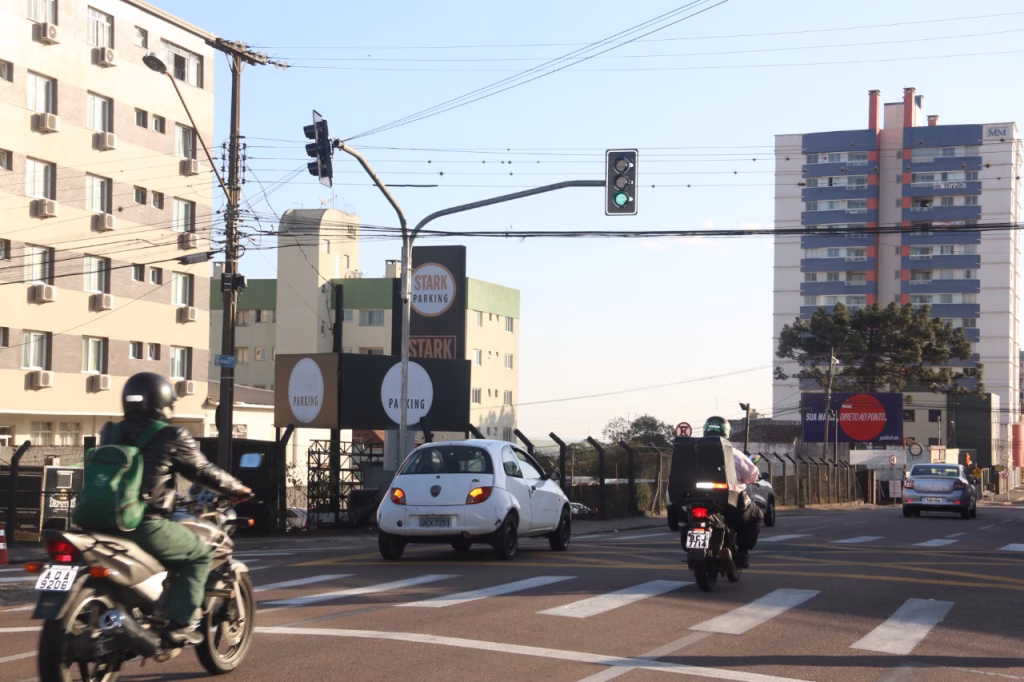 Câmara aprova temporizadores em semáforos com radar em Ponta Grossa