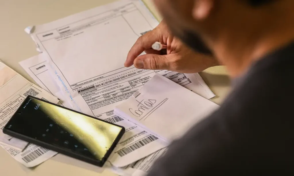 Salário mínimo R$ 1.621 em 2026