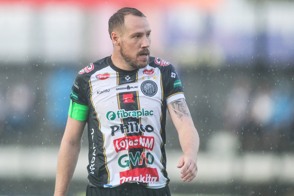 Operário terá Schumacher como técnico interino