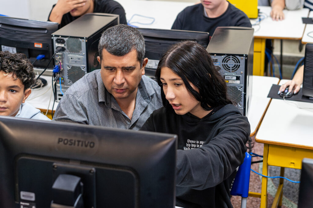 Prazo do Aprova Paraná termina hoje e possui vagas na UEPG