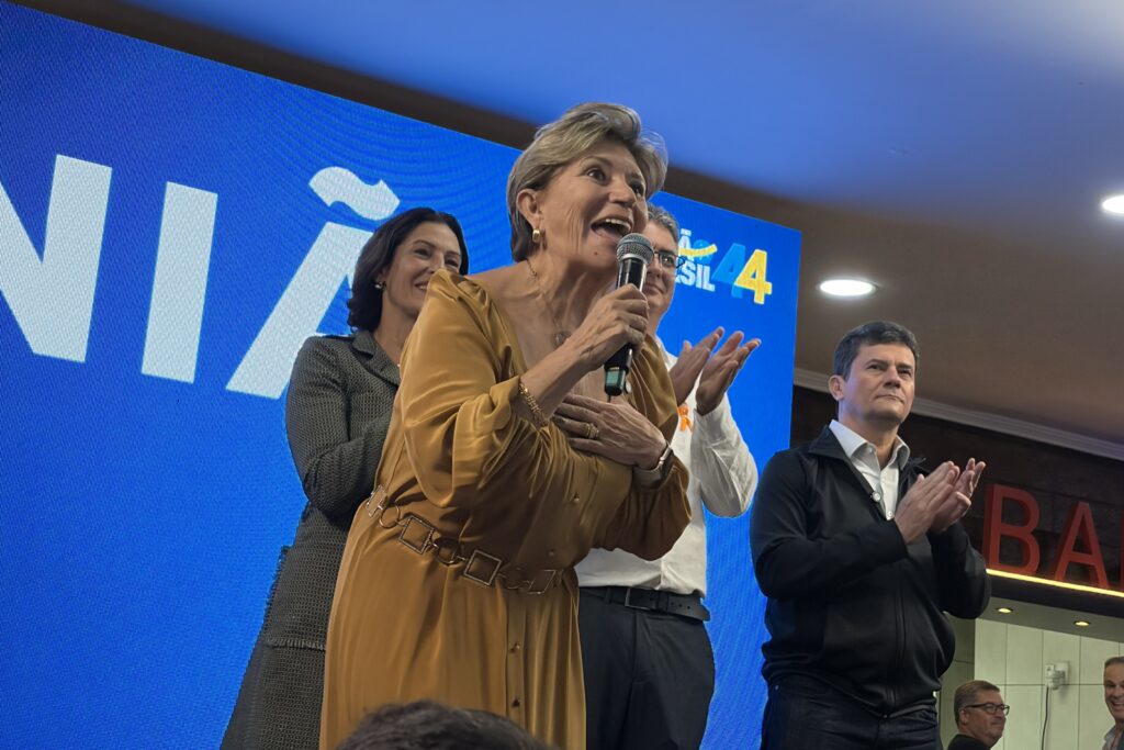 Elizabeth Schmidt no evento de filiação de Julio Kuller ao União Brasil