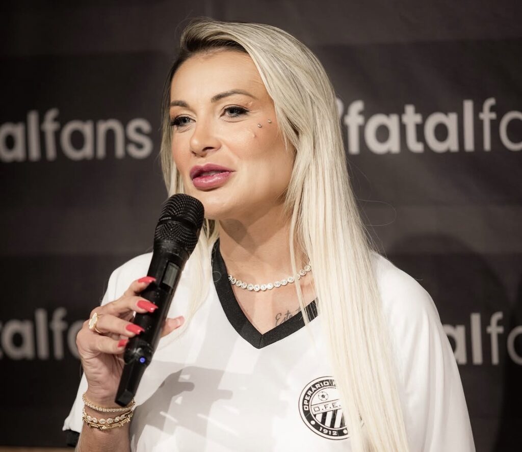 Andressa Urach Operário Empresa de conteúdo adulto