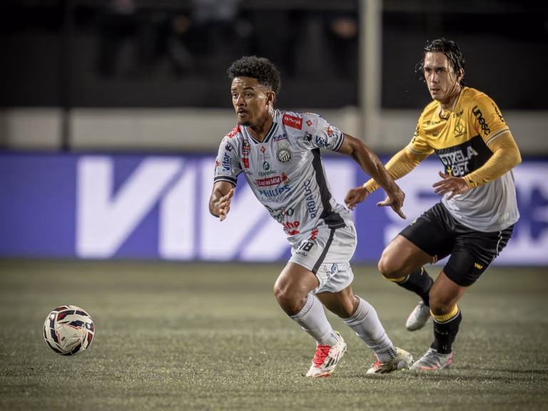 Operário anuncia saída de 10 jogadores após o fim da Série B