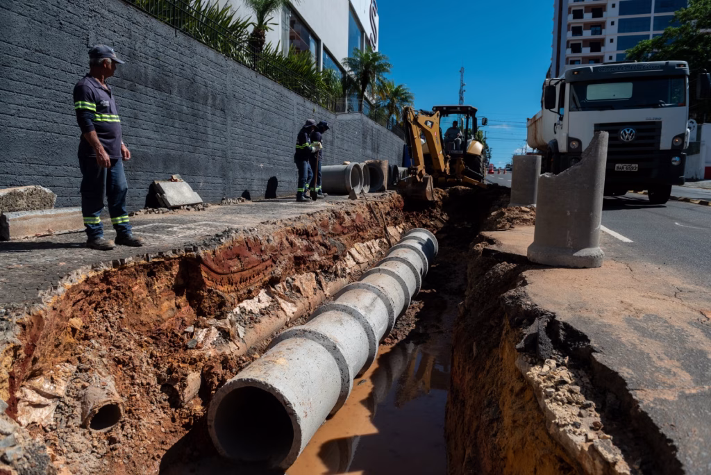 Desvio durante obra na Monteiro Lobato