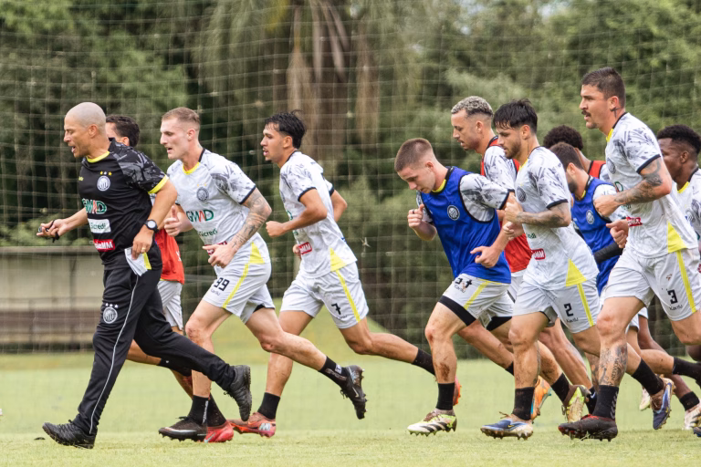 Reforços e permanências: saiba qual o elenco do Operário para 2026