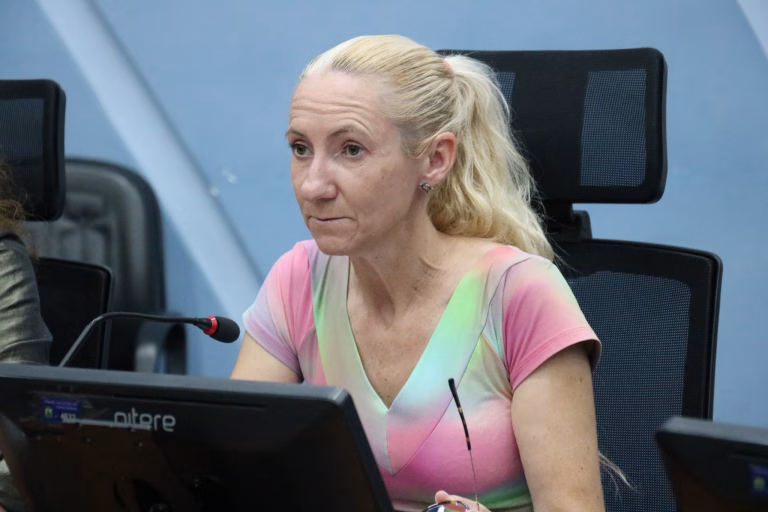 Lei proíbe condenados por maus-tratos a animais de ocupar cargo público em PG