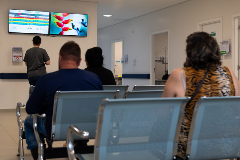 Emissão de atestados cai mais de 50% nas UPAs de Ponta Grossa após campanha