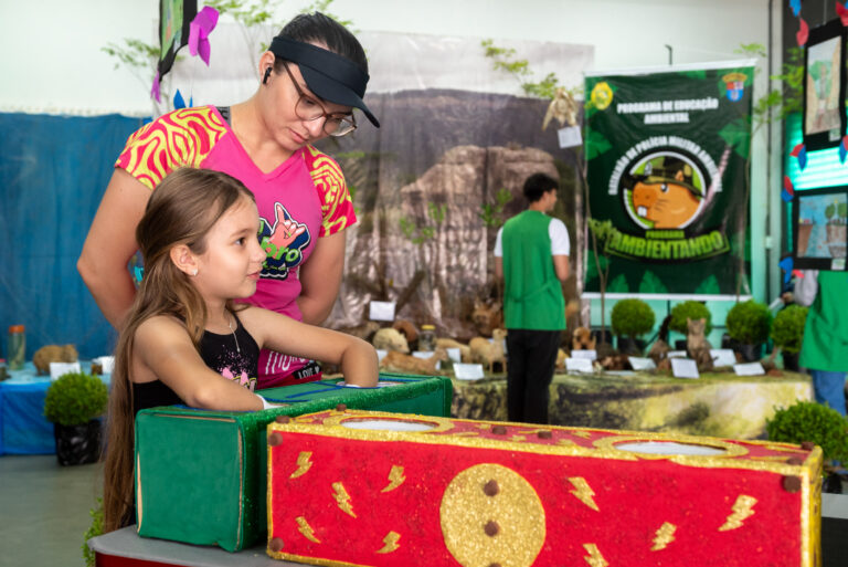 Exposição educativa sobre meio ambiente é aberta no Lago de Olarias