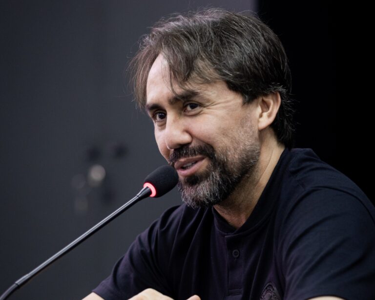 “Espero que eu consiga ser feliz aqui”, diz Luizinho Lopes ao assumir o Operário