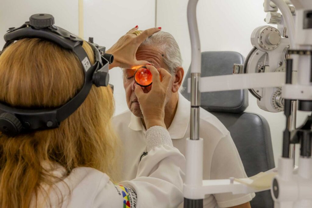 Carreta Oftalmológica em PG tem apoio do HU-UEPG