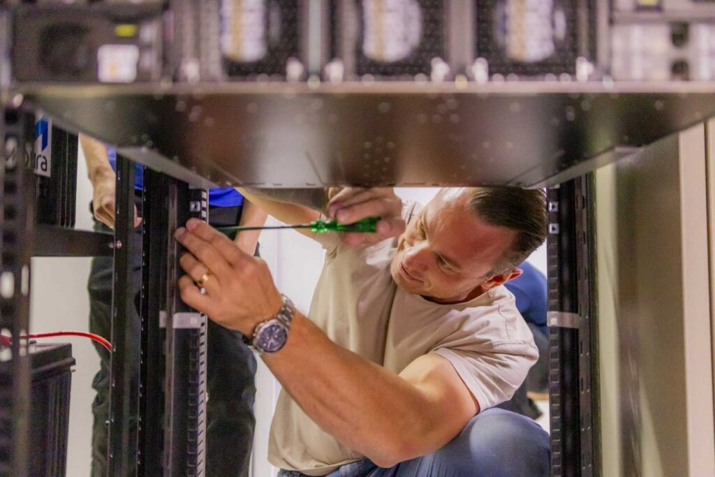 Anel de Conectividade: UEPG inicia conexões de projeto que ligará 26 cidades do Paraná