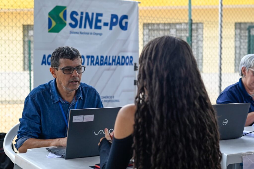 Agência do Trabalhador leva 350 vagas e cursos para o 31 de Março nesta sexta