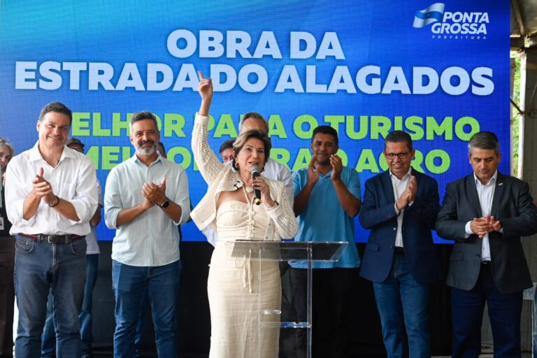 Prefeitura anuncia retomada de pavimentação na Estrada dos Alagados e prevê novos trechos