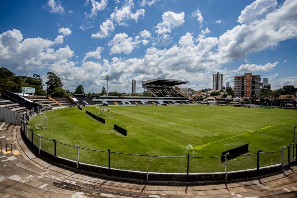 Projeto coleta histórias vividas no Estádio Germano Krüger