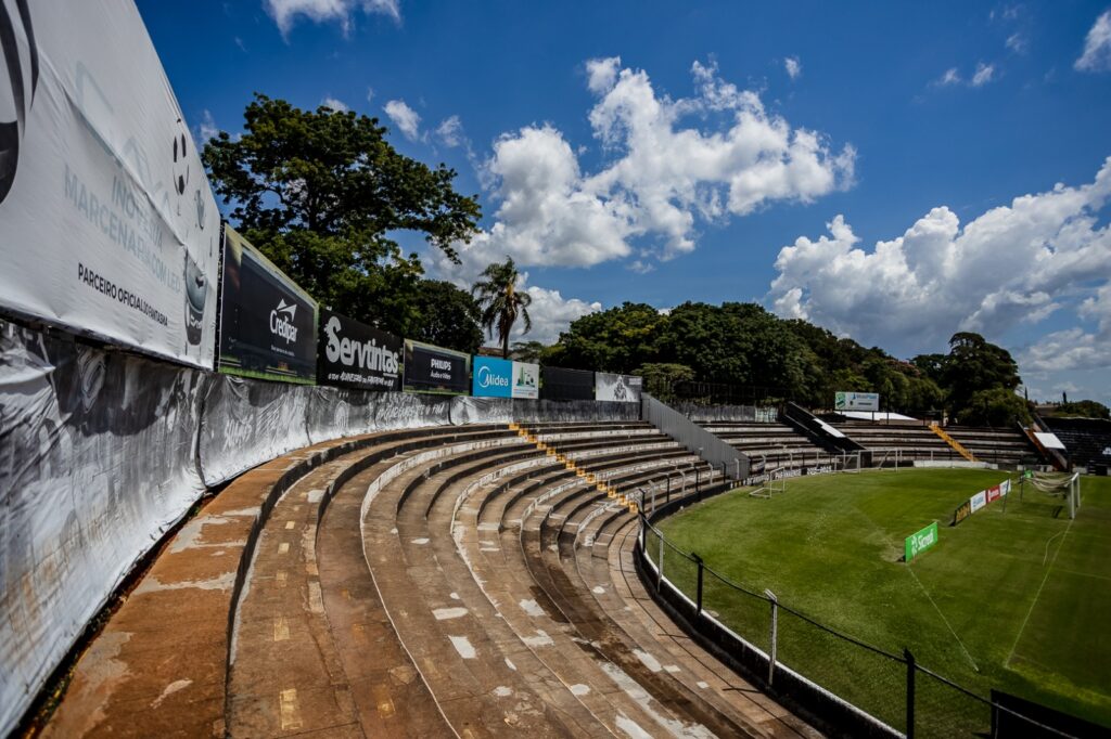 Projeto Memorial da Existência coleta histórias no Estádio Germano Krüger