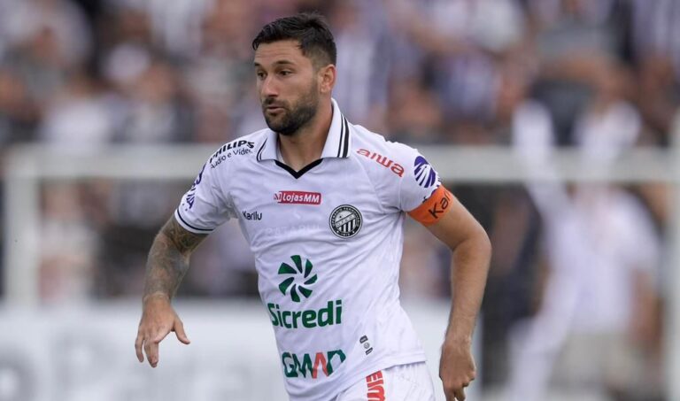 Boschilia em ação pela final do Paranaense entre Operário e Londrina