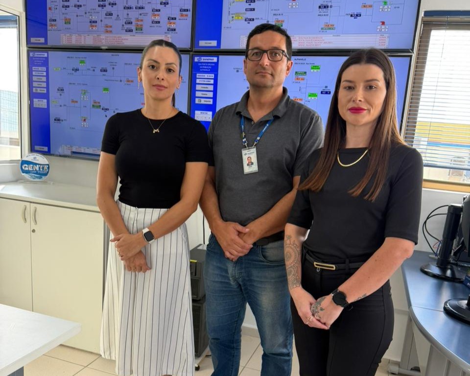 Mabel e Joce Canto cobram Sanepar sobre gosto e cheiro da água em PG