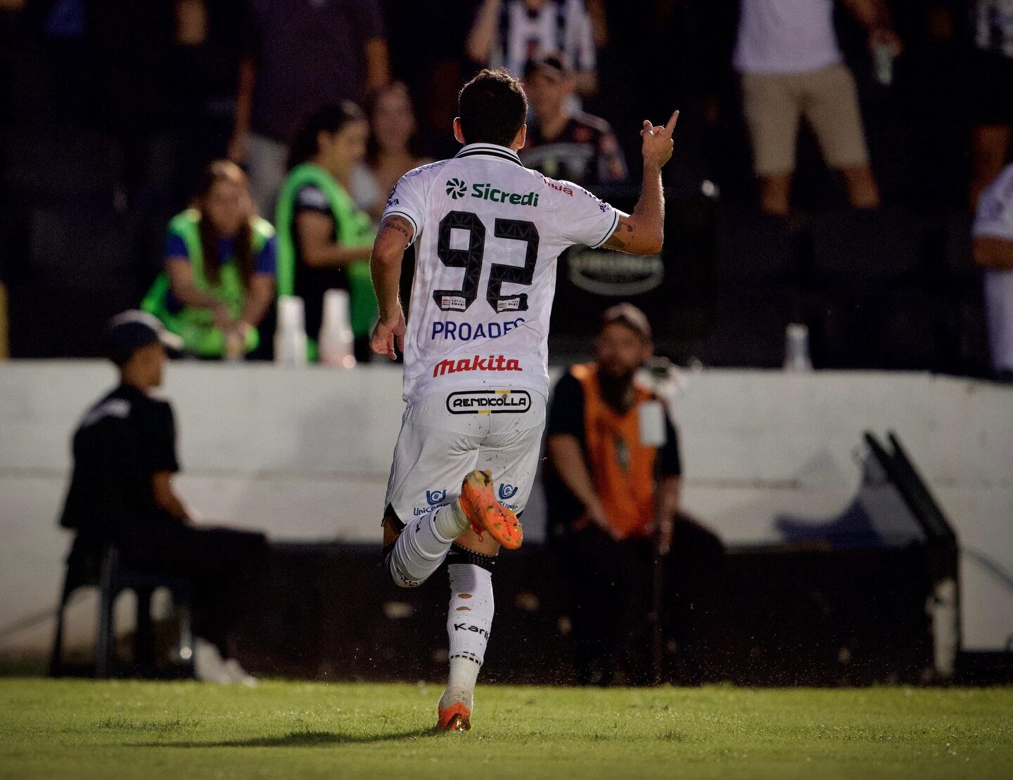 Operário estreia na Série B com vitória sobre o Atlético-GO com gol de Pablo