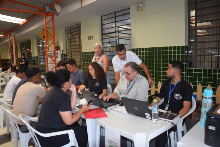 Agência do Trabalhador leva ação com vagas e qualificação à Vila Borato nesta sexta