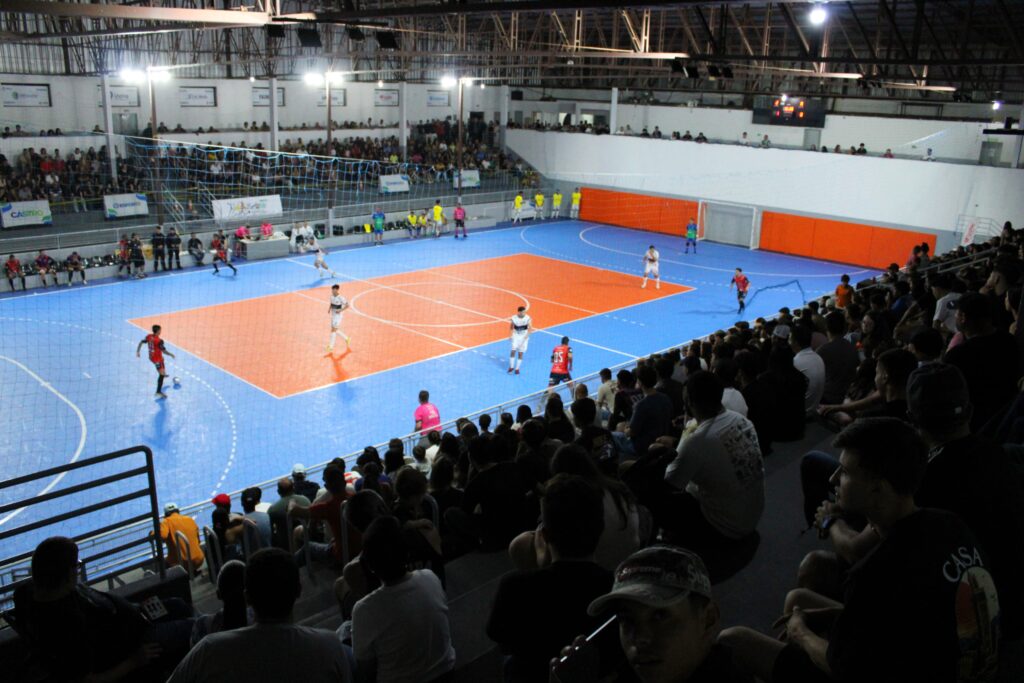 Caramuru vence por 5 a 0 e lidera grupo na estreia da Série Bronze do Paranaense