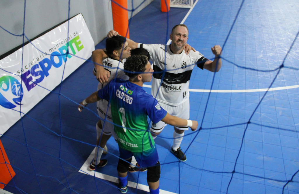 Caramuru lidera grupo na estreia da Série Bronze do Paranaense