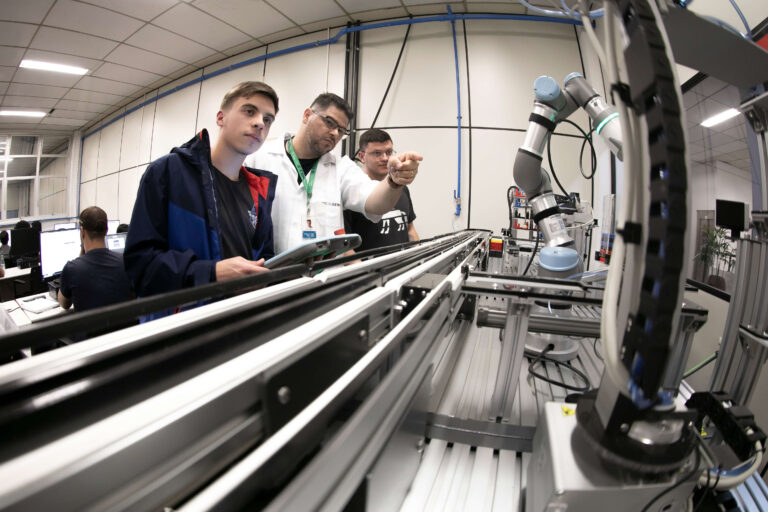 Qualificação profissional: investimento cresce 60% para preparar trabalhadores da indústria em PG