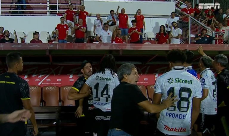 Operário se manifesta sobre caso de racismo e ataque a Álvaro Góes após partida com Vila Nova