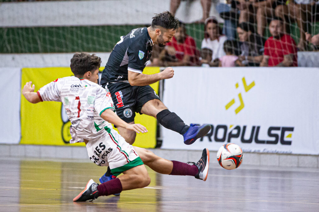 Contorno vence o Colombo e mantém liderança invicta na Série Bronze