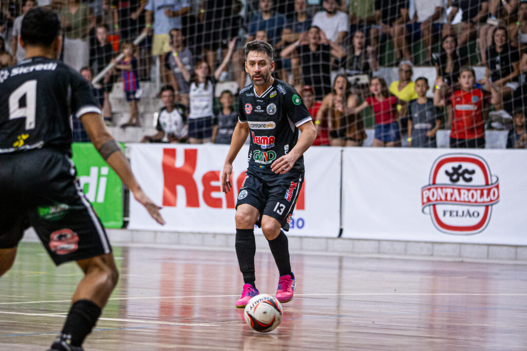 Contorno vence o Colombo e mantém liderança invicta na Série Bronze