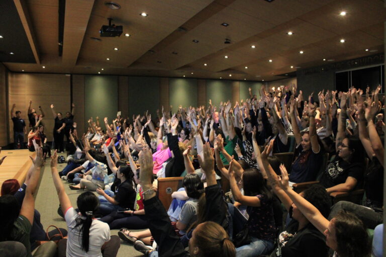 Servidores decretam estado de greve e pressionam Prefeitura em PG