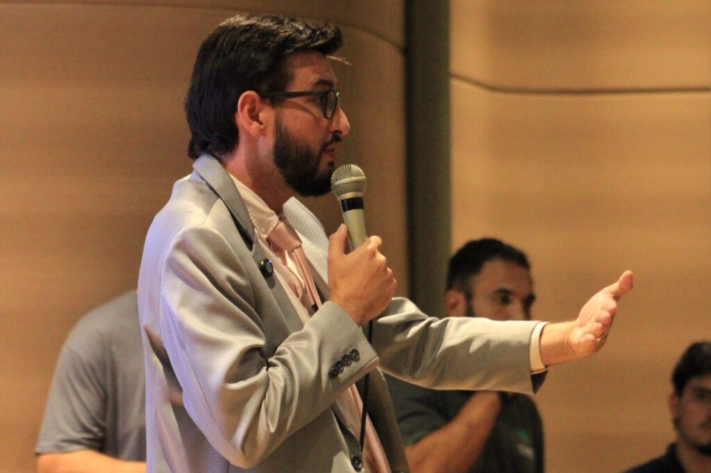 Servidores decretam estado de greve e pressionam Prefeitura em PG